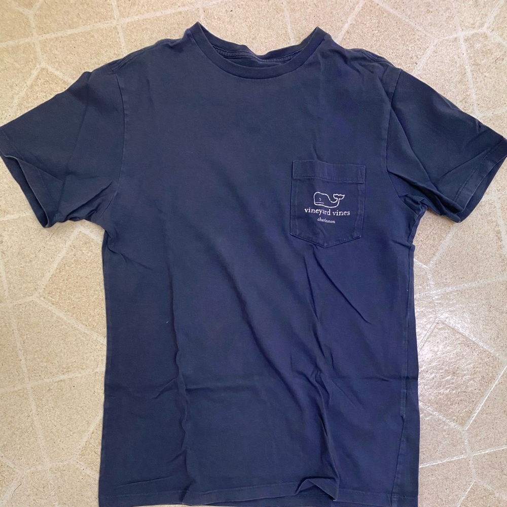 Vineyard vines Charleston whale t-shirt